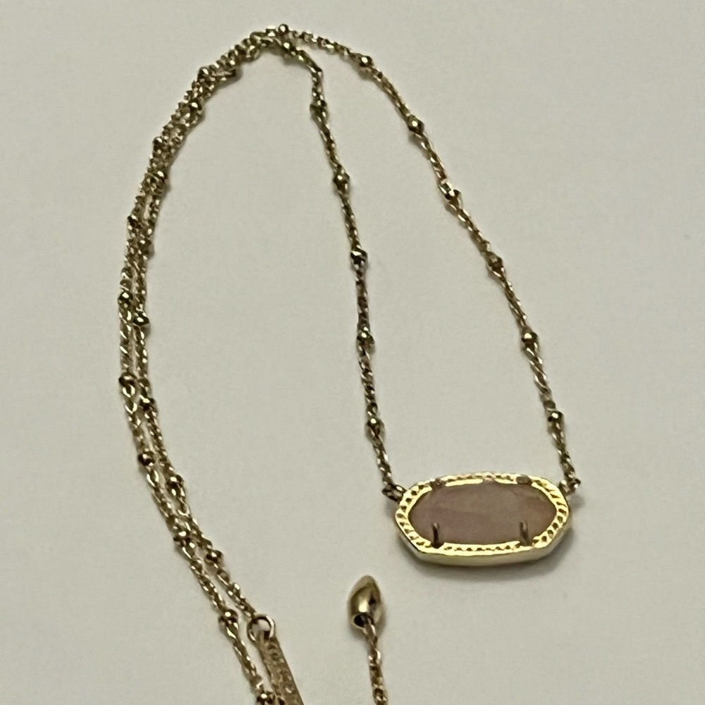Kendra Scott Elisa Pendant Necklace in Rose Quartz